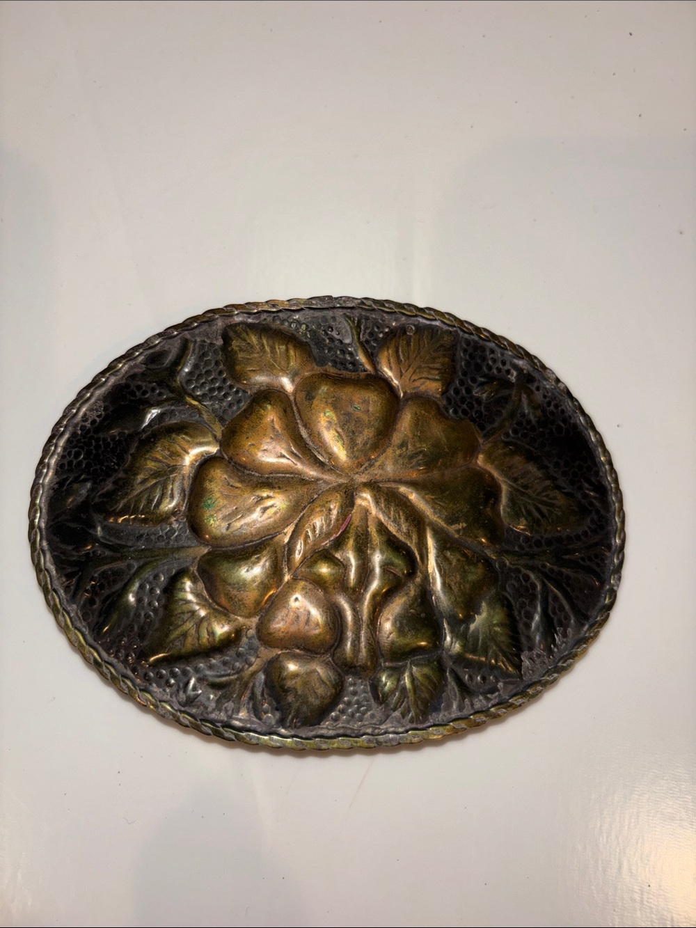 Antique-Style Oval Floral Brass Belt Buckle- Gold & Patina